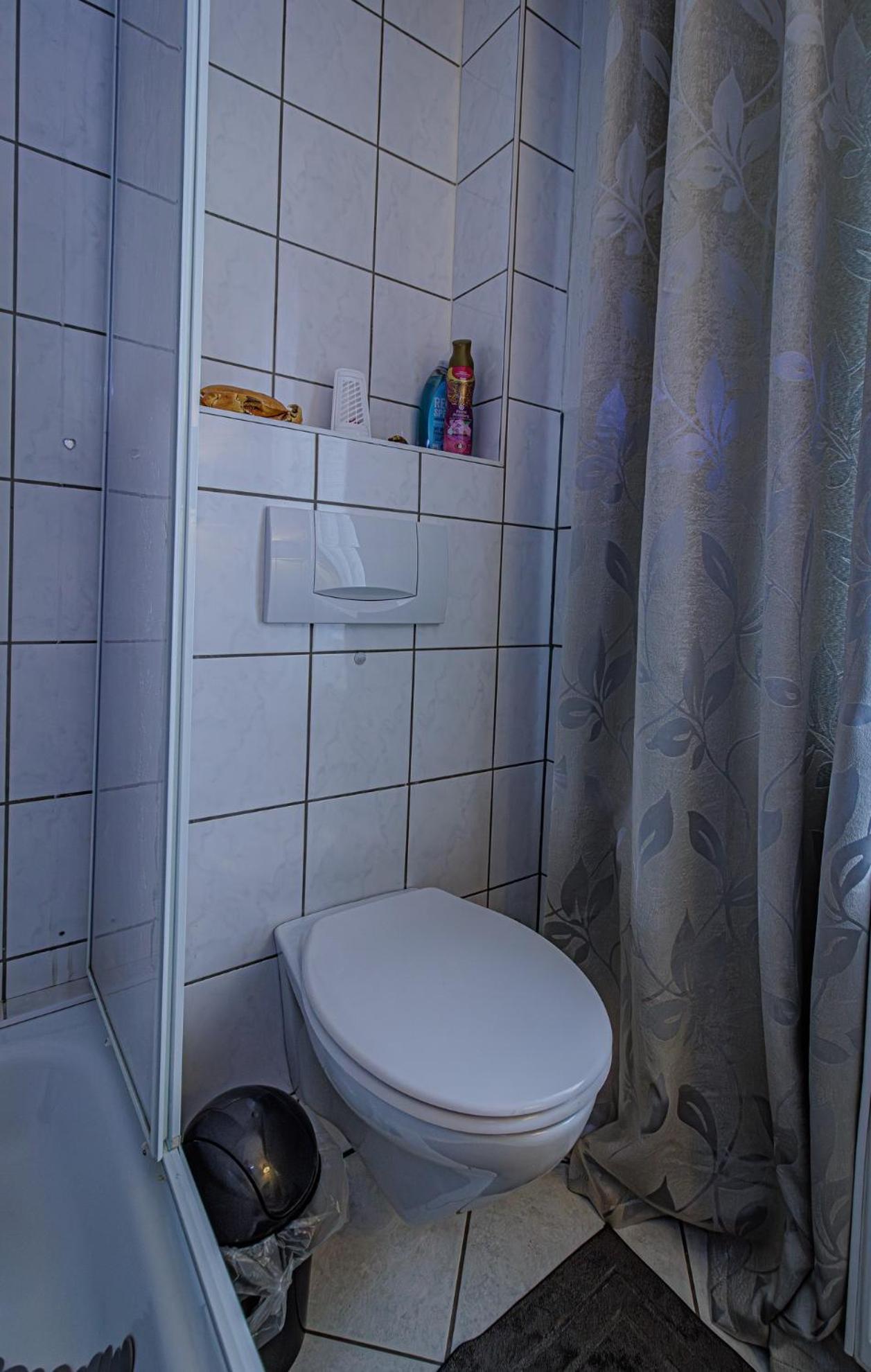 Wohnen Ueber Einem Mediterranen Restaurant,Apartment 2 Oder 3 Lipsk Zewnętrze zdjęcie