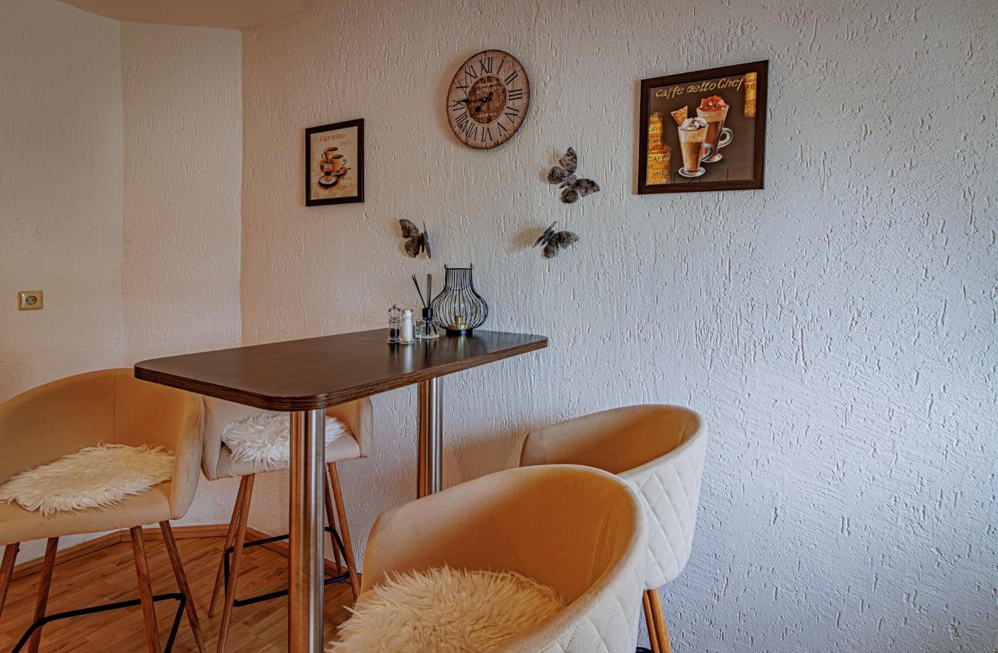 Wohnen Ueber Einem Mediterranen Restaurant,Apartment 2 Oder 3 Lipsk Zewnętrze zdjęcie